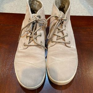 Women’s TOMS Shoe Boot Size 6